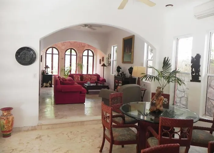 Casa Gatos Apartahotel